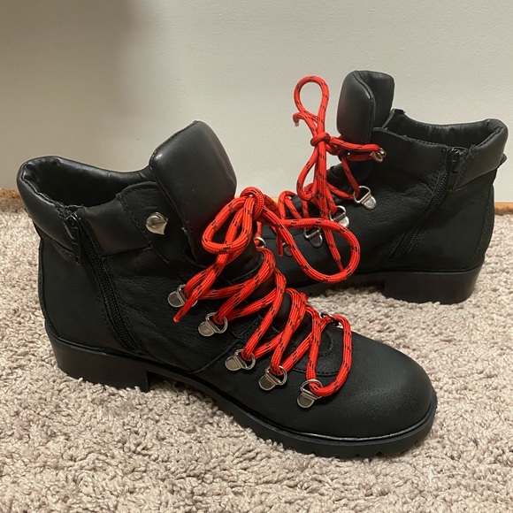 Black booties from Steve Madden - Picture 4 of 8